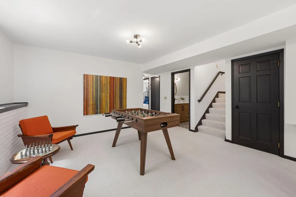 1940 Hunter Lane Mendota Heights, MN 55118