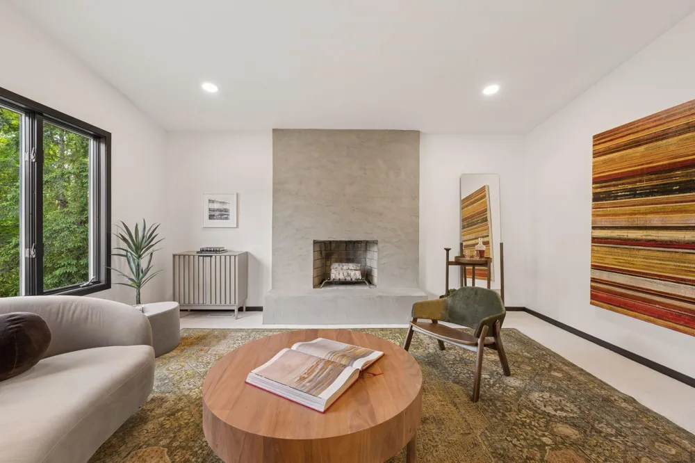 1940 Hunter Lane Mendota Heights, MN 55118