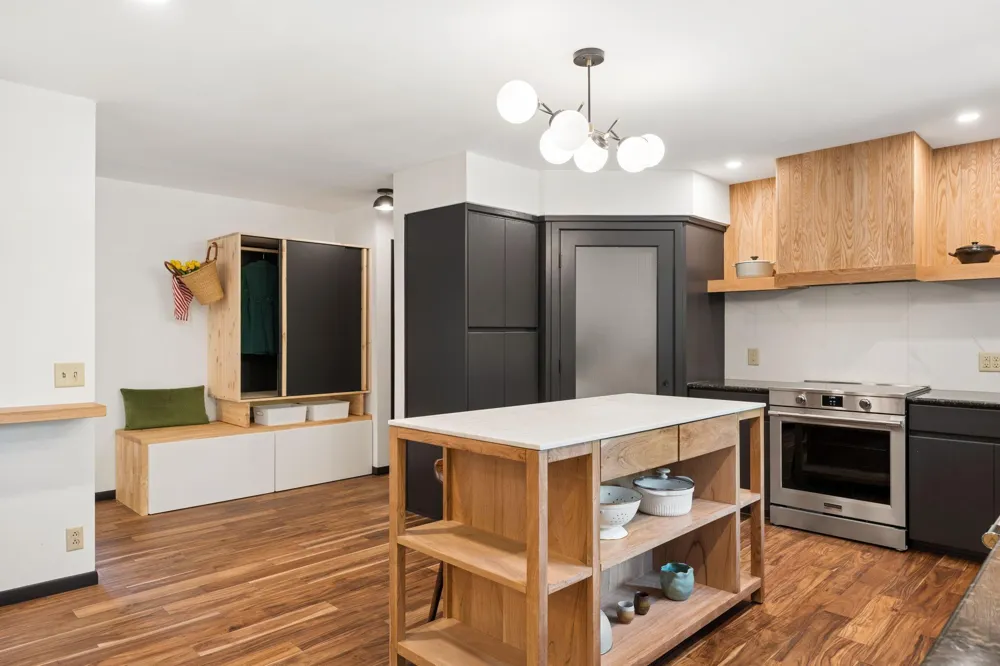 1940 Hunter Lane Mendota Heights, MN 55118