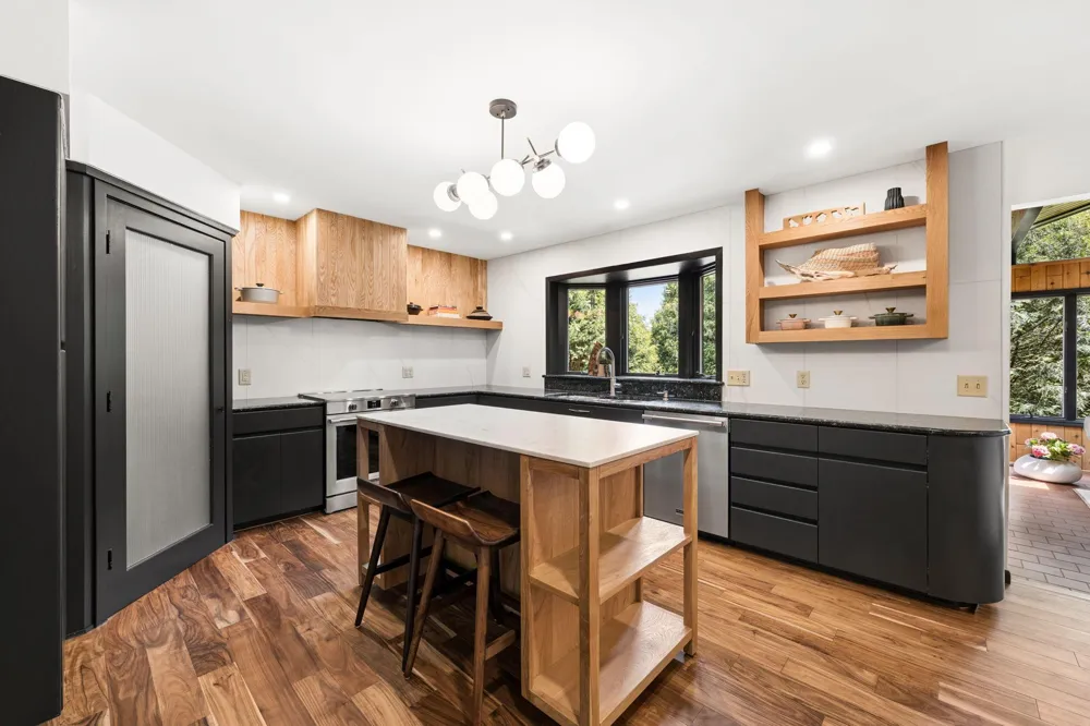 1940 Hunter Lane Mendota Heights, MN 55118