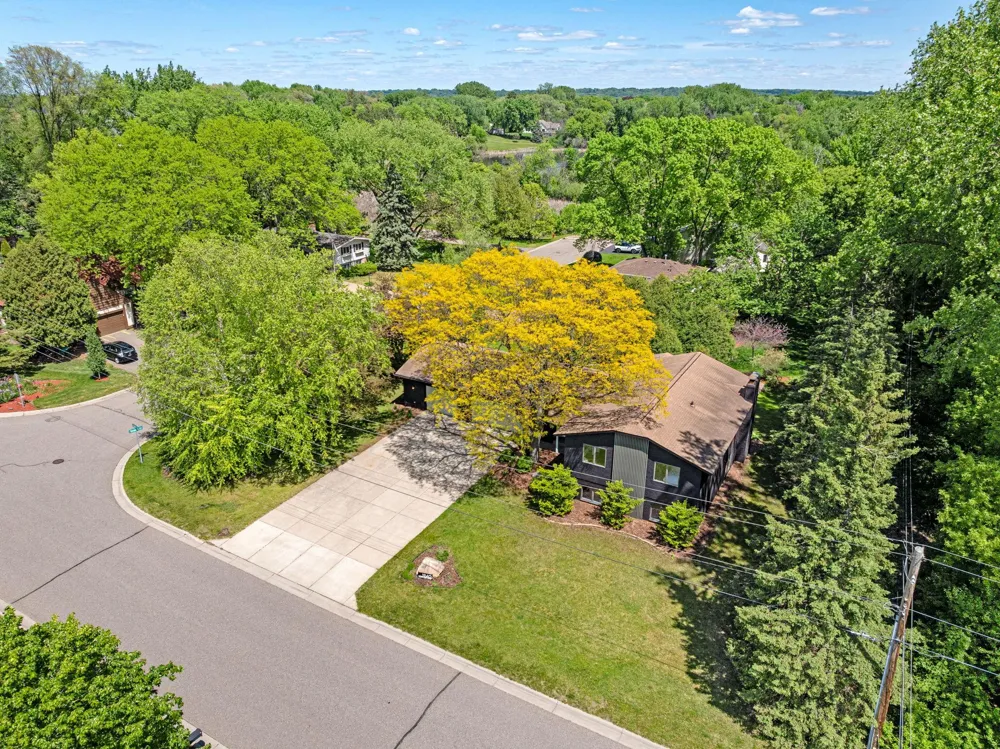 1940 Hunter Lane Mendota Heights, MN 55118