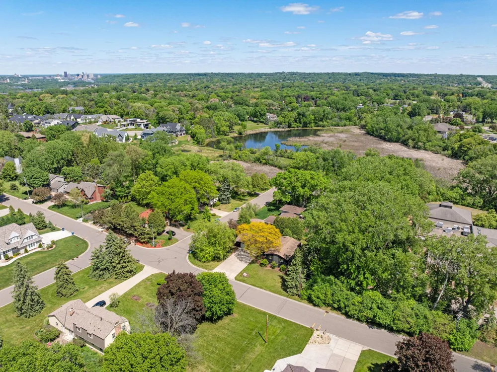 1940 Hunter Lane Mendota Heights, MN 55118
