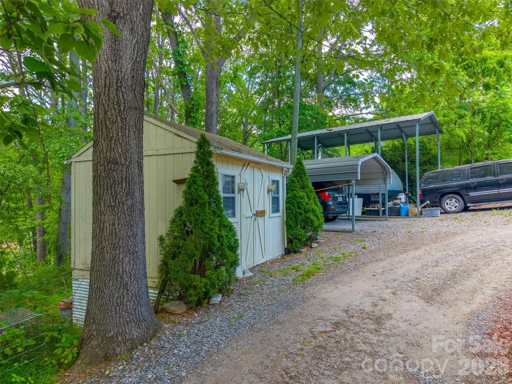 90, 106 & 132 Hennessee Street Clyde, NC 28721
