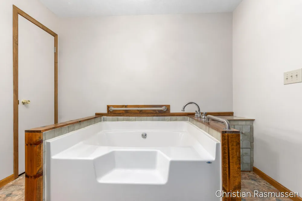 1025 Adams Street NW Douglass Township, MI 48888