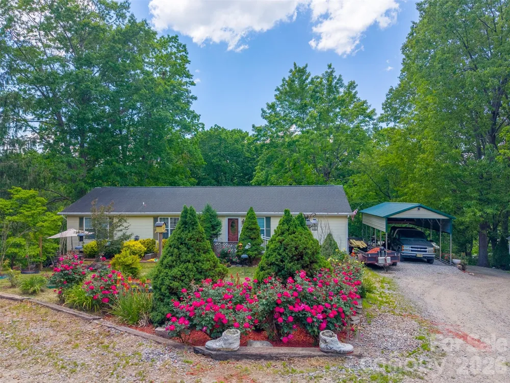 90, 106 & 132 Hennessee Street Clyde, NC 28721