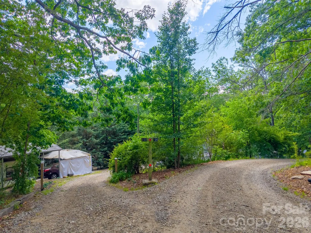 90, 106 & 132 Hennessee Street Clyde, NC 28721