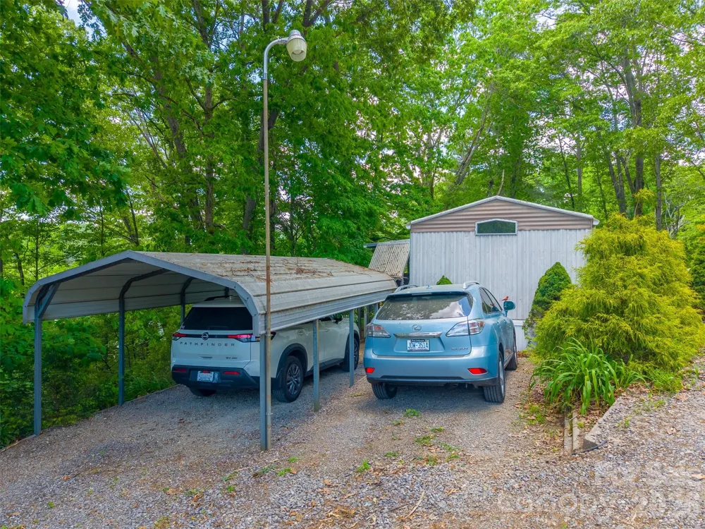 90, 106 & 132 Hennessee Street Clyde, NC 28721