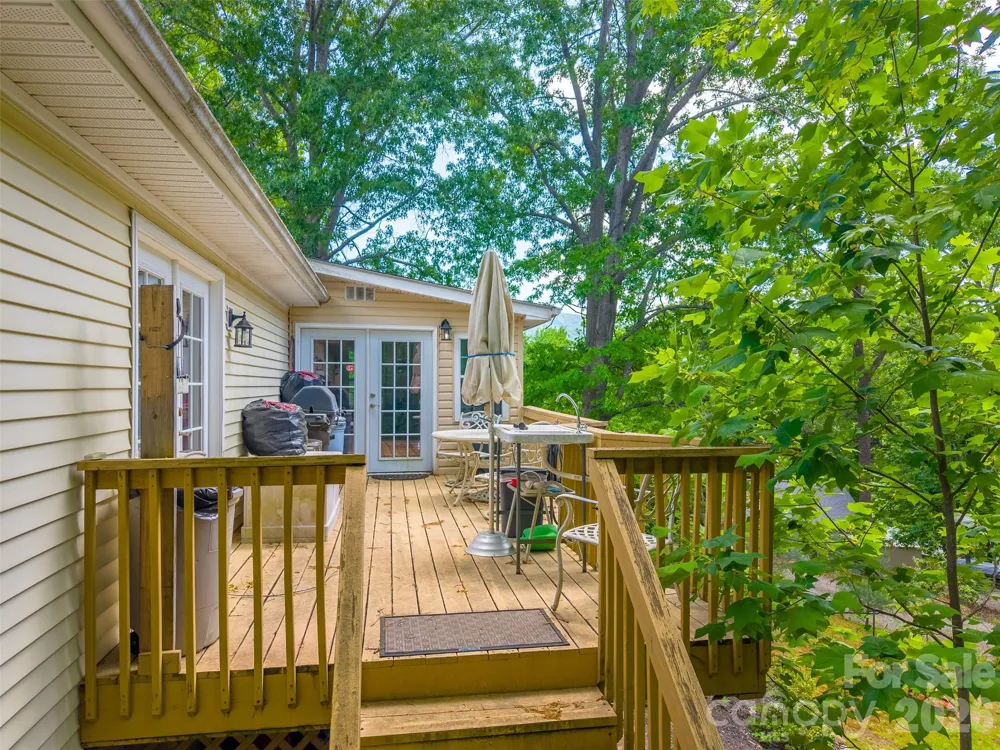 90, 106 & 132 Hennessee Street Clyde, NC 28721