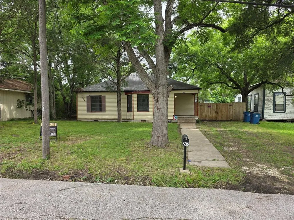 206 Gibbs Street Navasota, TX 77868