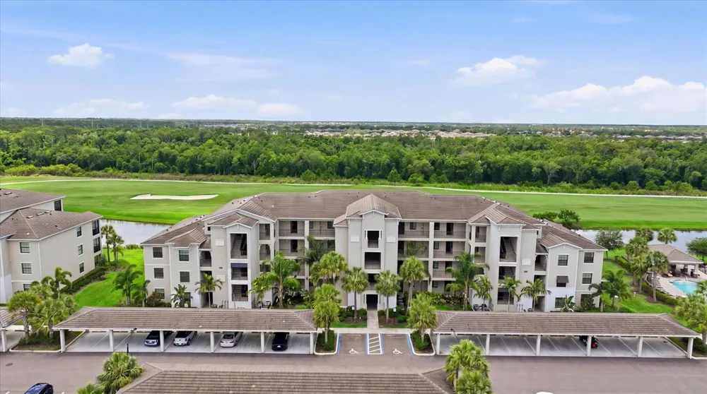 17810 GAWTHROP DRIVE #203 Lakewood Ranch, FL 34211