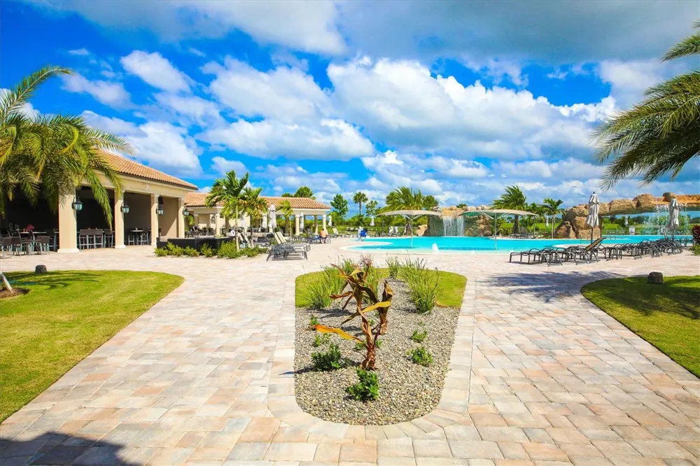 17810 GAWTHROP DRIVE #203 Lakewood Ranch, FL 34211