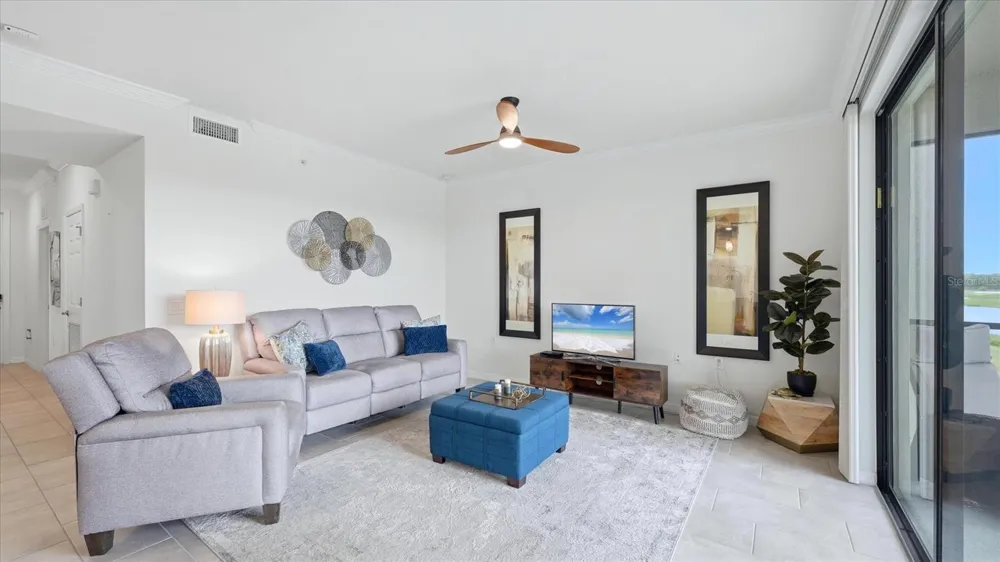 17810 GAWTHROP DRIVE #203 Lakewood Ranch, FL 34211