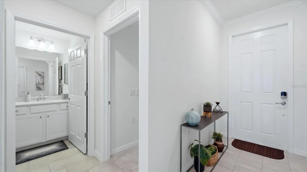 17810 GAWTHROP DRIVE #203 Lakewood Ranch, FL 34211