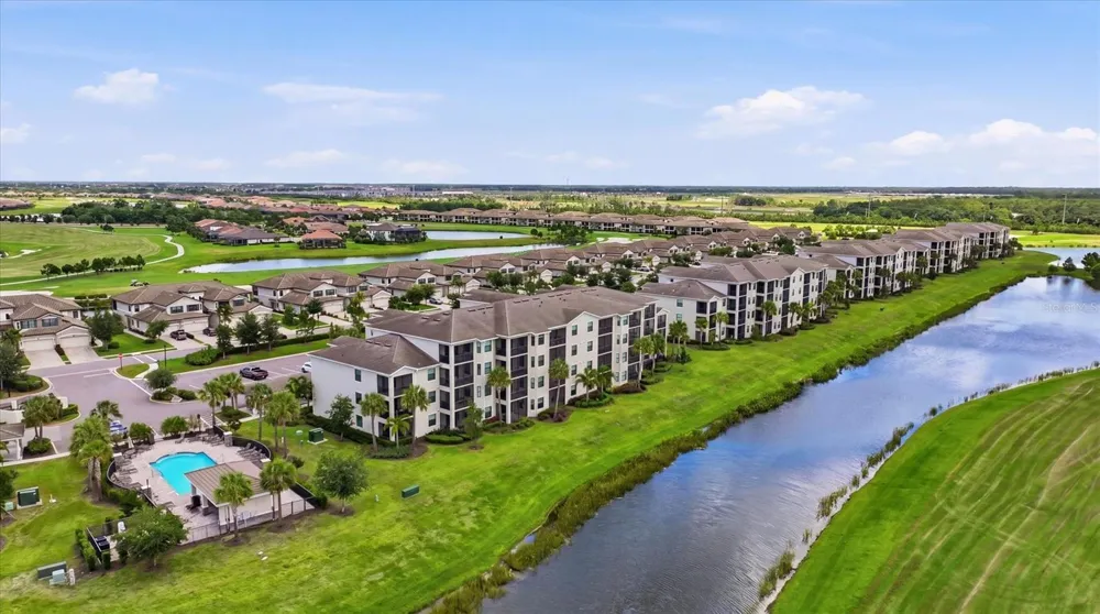 17810 GAWTHROP DRIVE #203 Lakewood Ranch, FL 34211