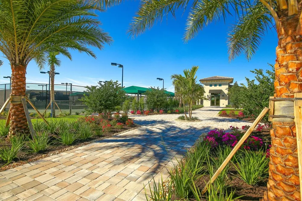 17810 GAWTHROP DRIVE #203 Lakewood Ranch, FL 34211