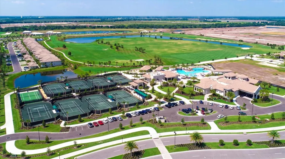17810 GAWTHROP DRIVE #203 Lakewood Ranch, FL 34211
