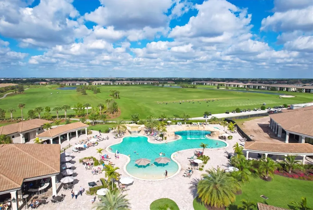 17810 GAWTHROP DRIVE #203 Lakewood Ranch, FL 34211