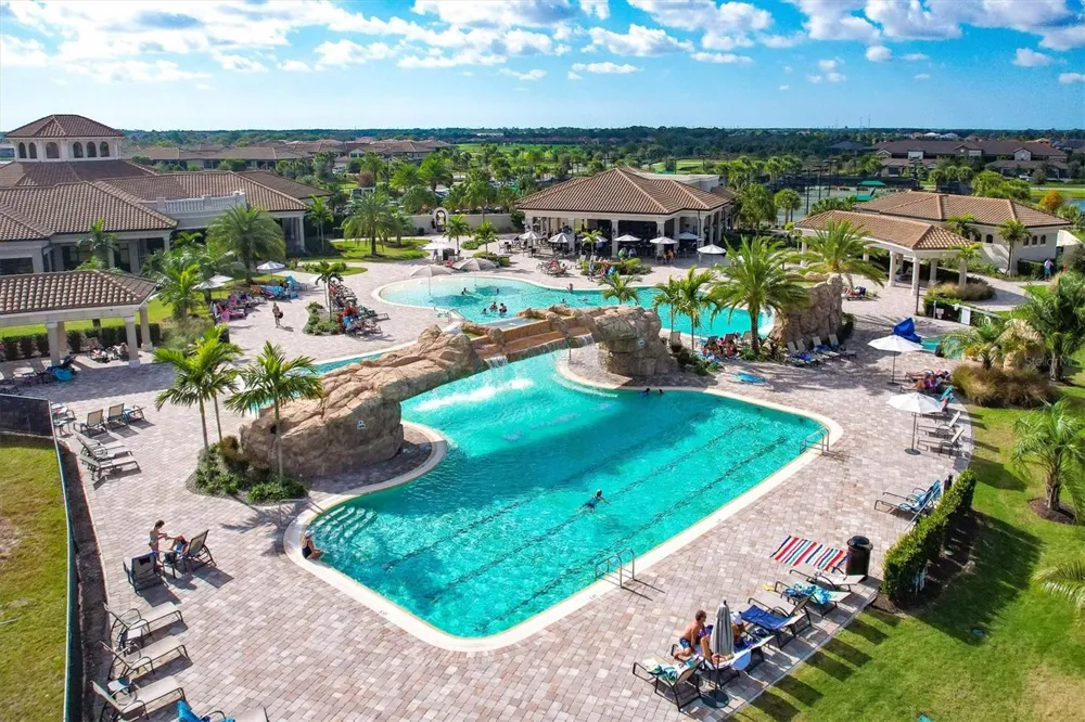 17810 GAWTHROP DRIVE #203 Lakewood Ranch, FL 34211