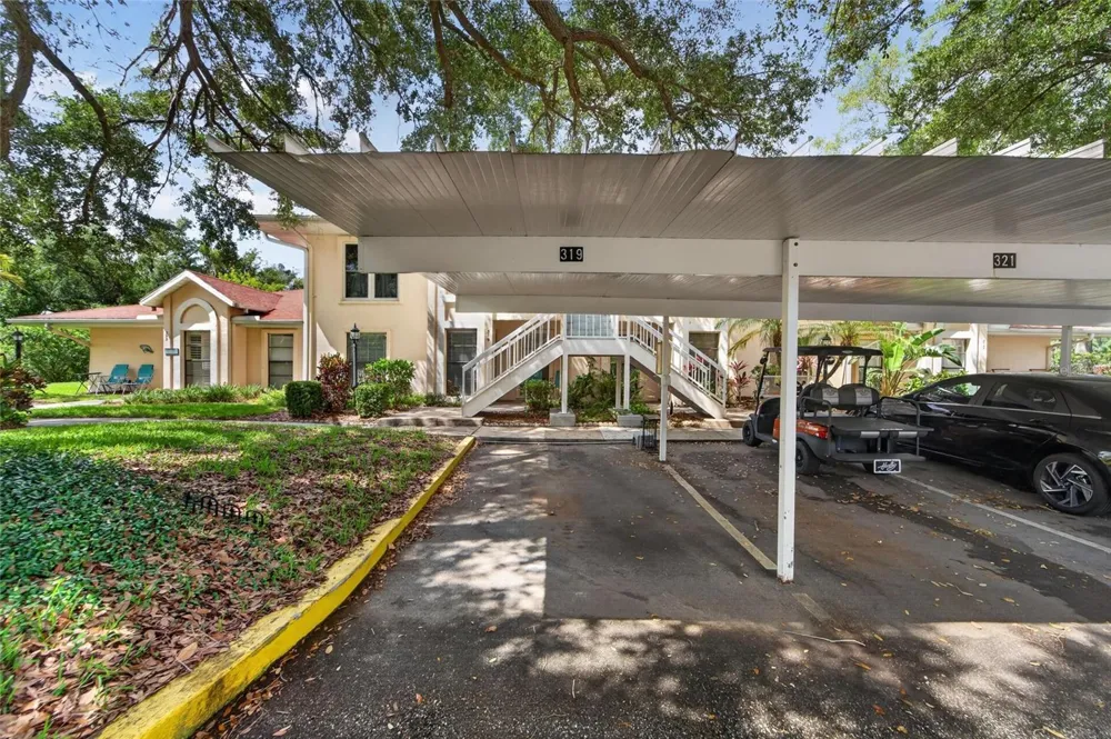 319 KNOTTWOOD COURT #2 Sun City Center, FL 33573