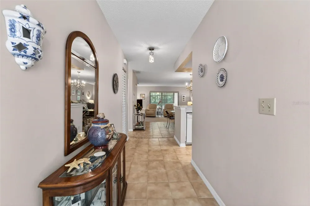 319 KNOTTWOOD COURT #2 Sun City Center, FL 33573