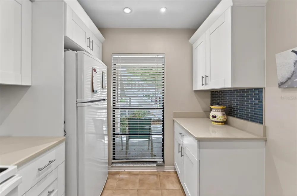 319 KNOTTWOOD COURT #2 Sun City Center, FL 33573