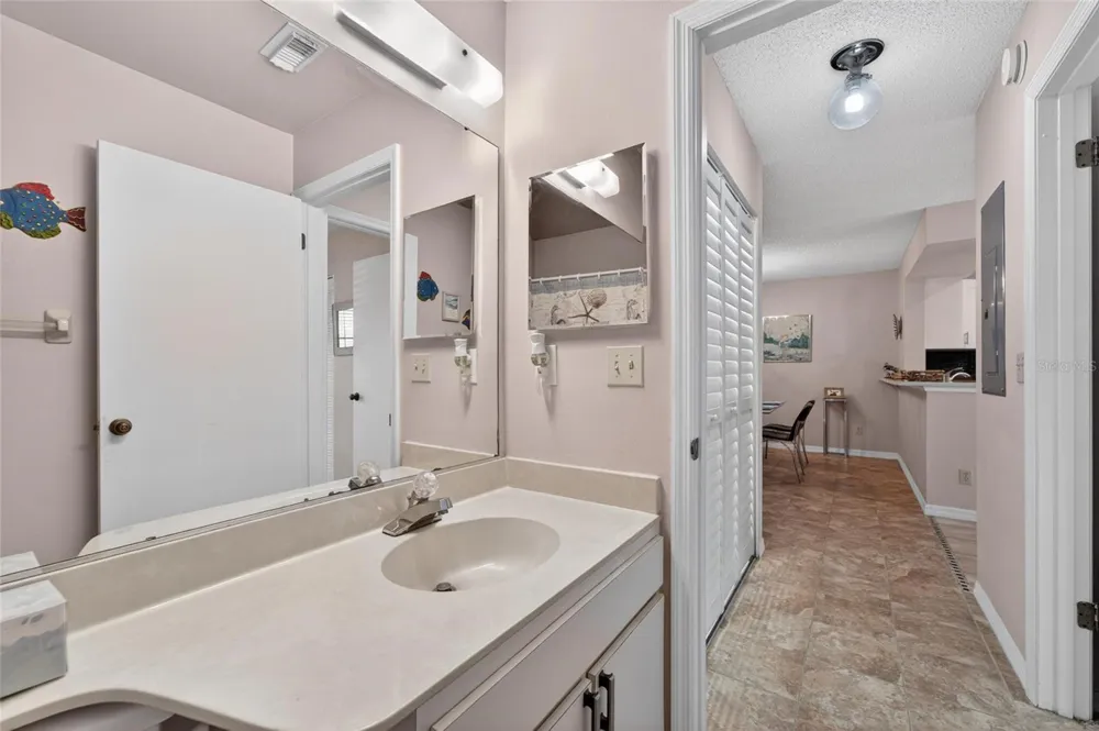 319 KNOTTWOOD COURT #2 Sun City Center, FL 33573