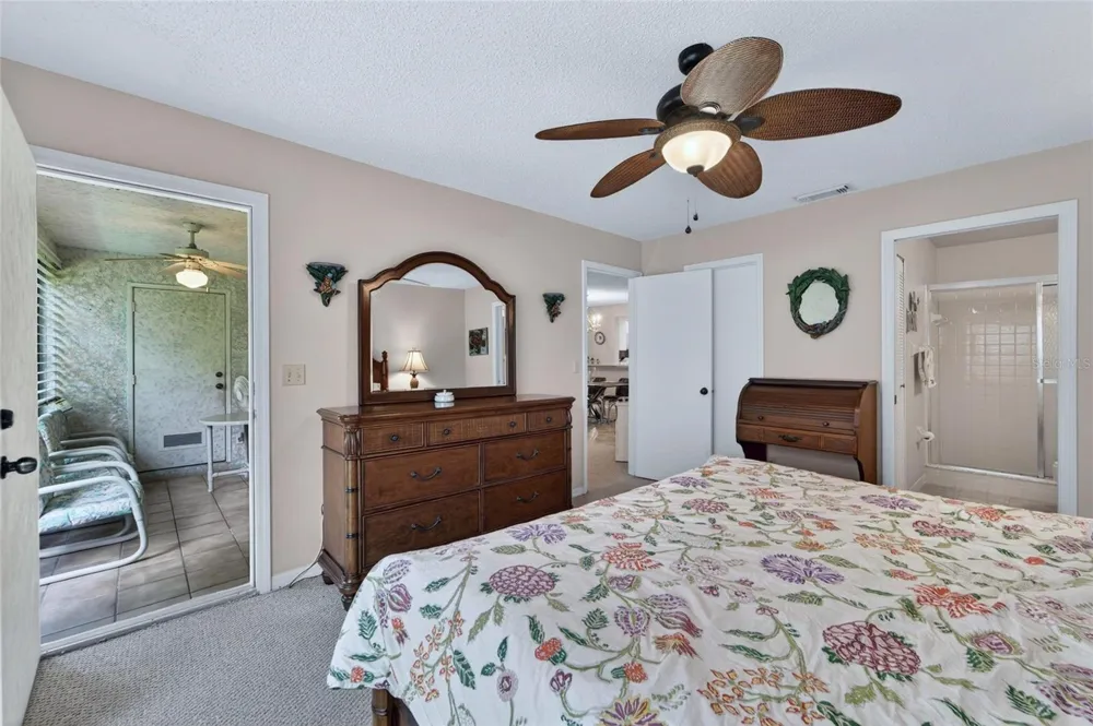 319 KNOTTWOOD COURT #2 Sun City Center, FL 33573