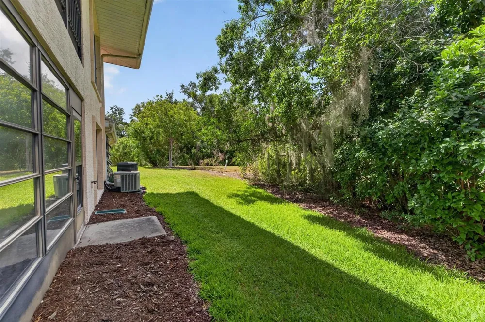 319 KNOTTWOOD COURT #2 Sun City Center, FL 33573