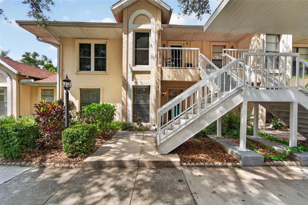 319 KNOTTWOOD COURT #2 Sun City Center, FL 33573