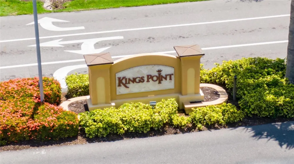 319 KNOTTWOOD COURT #2 Sun City Center, FL 33573