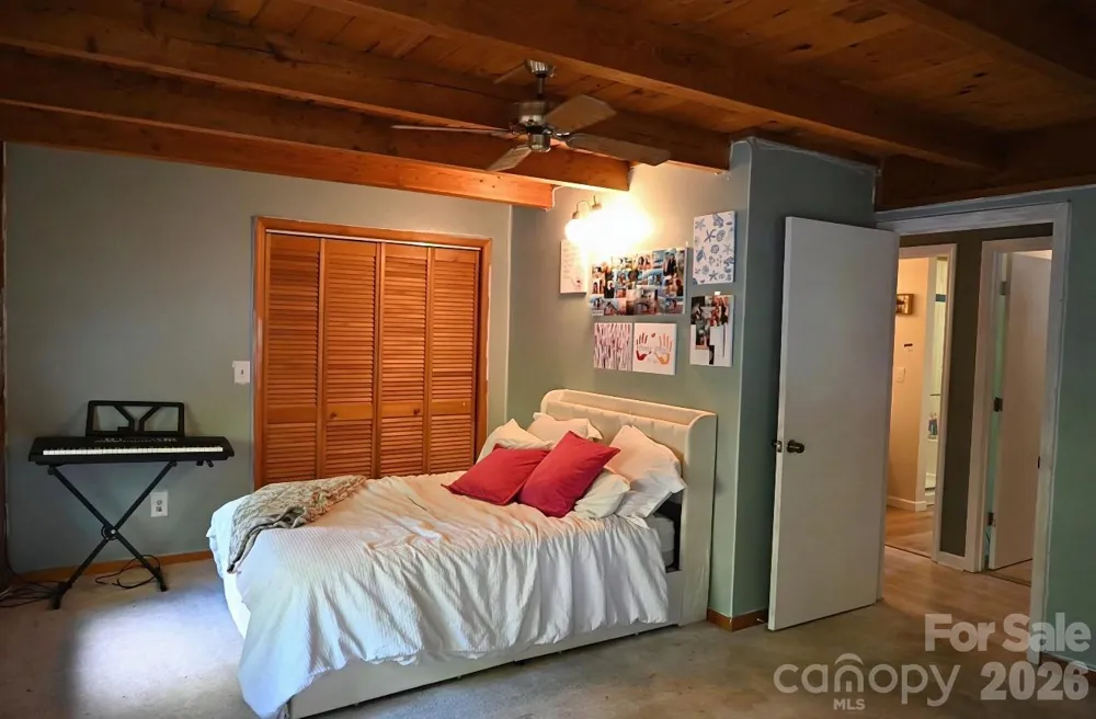 89 Woodcliff Loop Newland, NC 28657