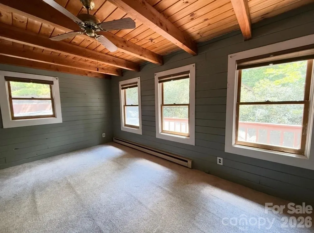 89 Woodcliff Loop Newland, NC 28657
