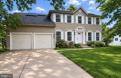 4 BLACK PINE LANE