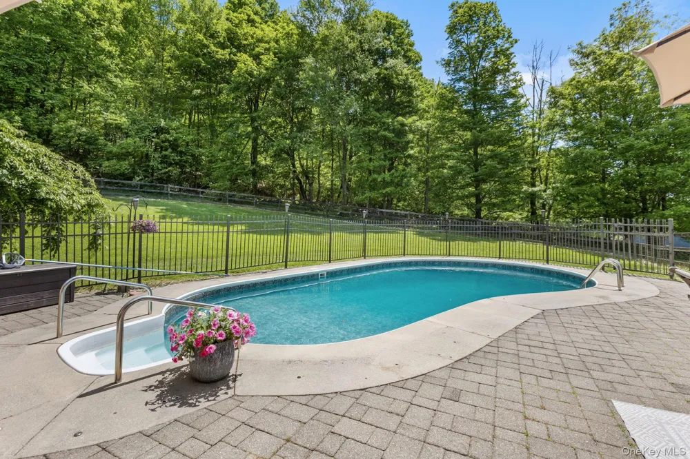 5 McCarthy Road Holmes, NY 12531