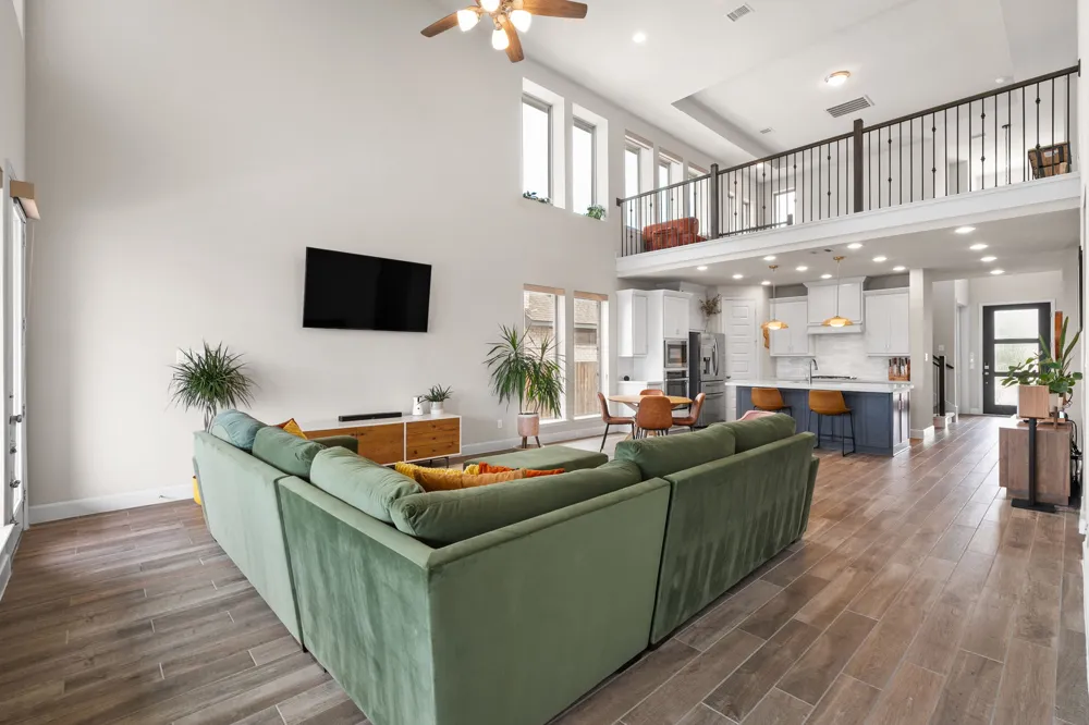 14404 Kira Lane Manor, TX 78653