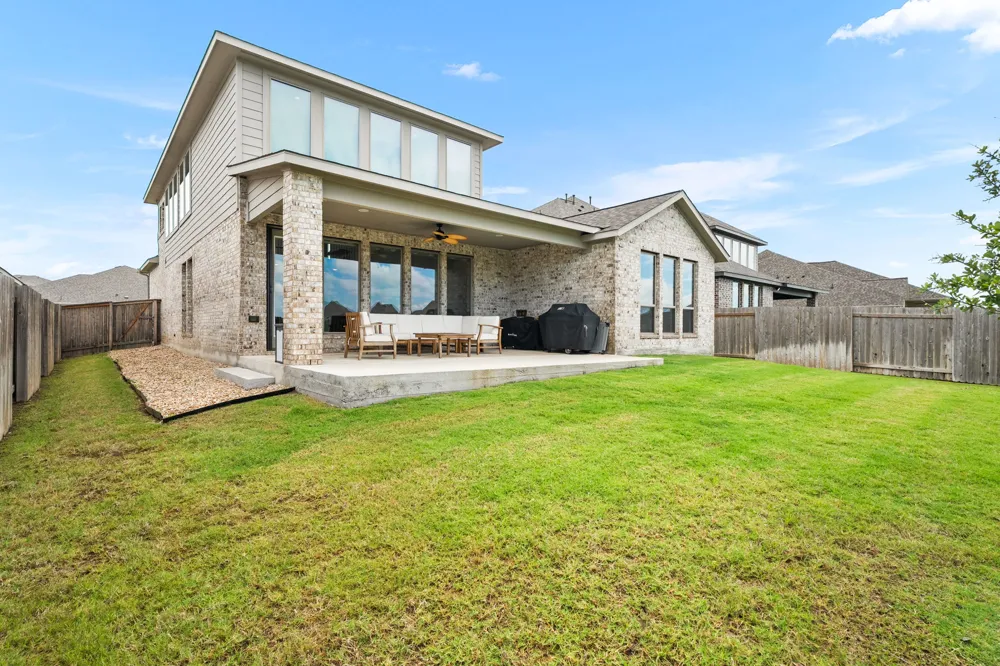 14404 Kira Lane Manor, TX 78653