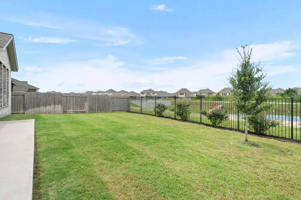 14404 Kira Lane Manor, TX 78653