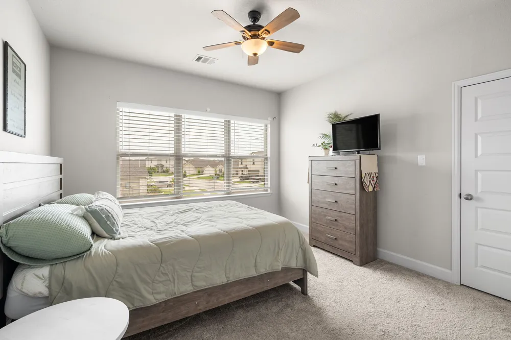 14404 Kira Lane Manor, TX 78653