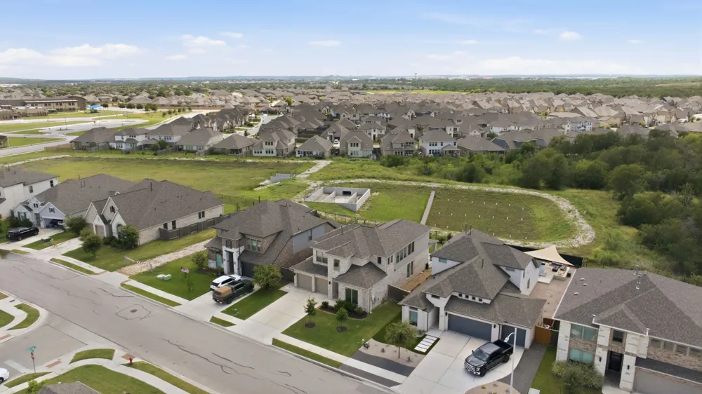 14404 Kira Lane Manor, TX 78653