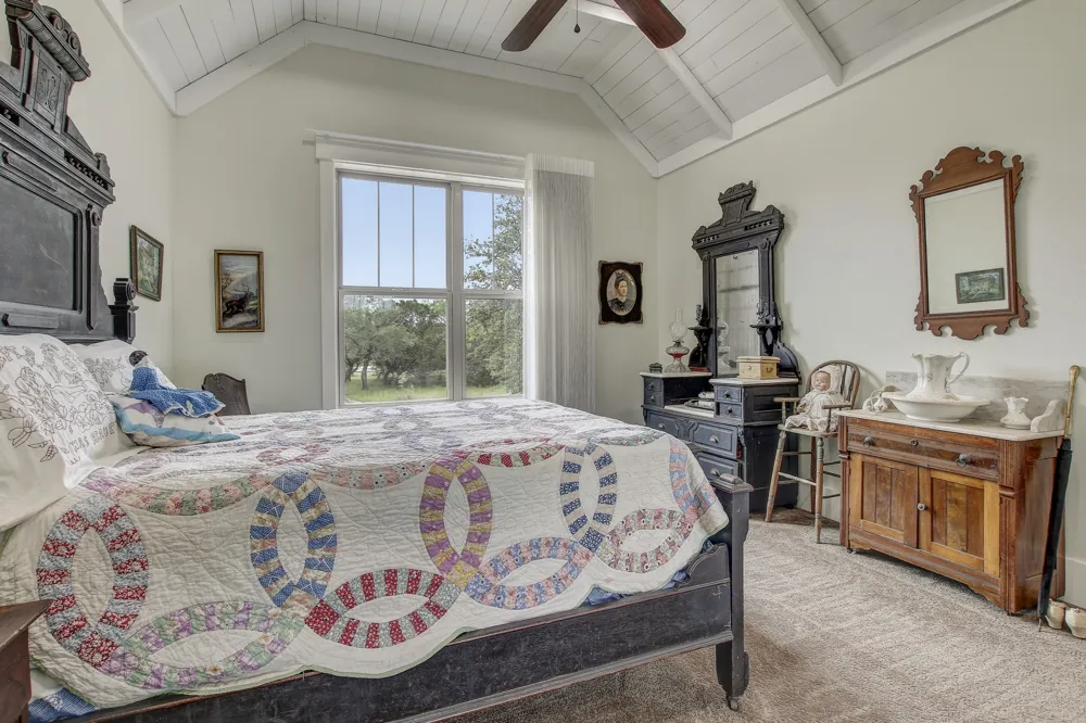 104 Kendall Road Spicewood, TX 78669