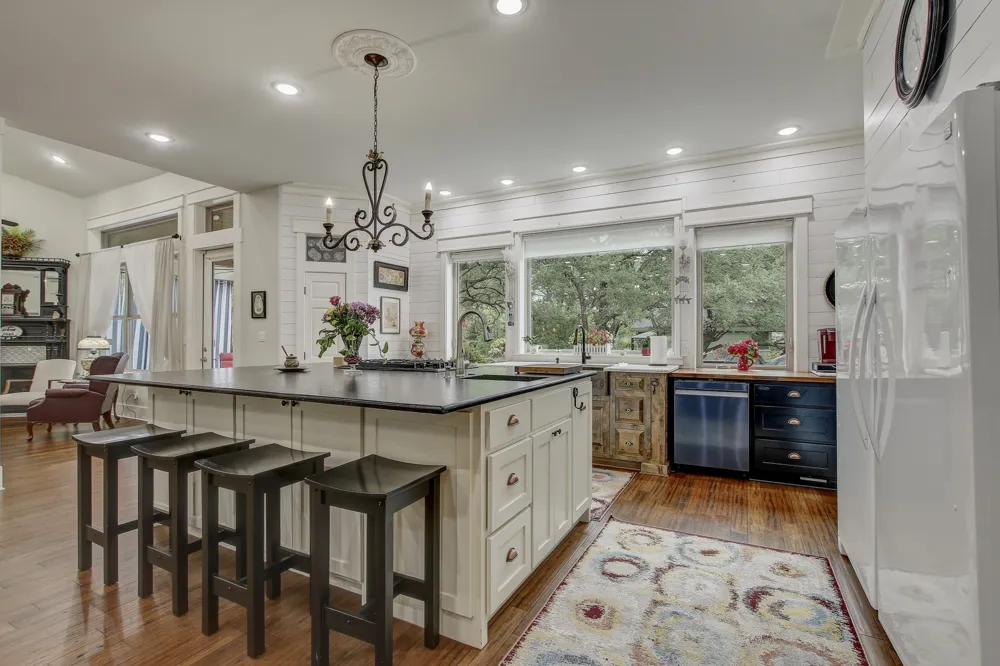 104 Kendall Road Spicewood, TX 78669
