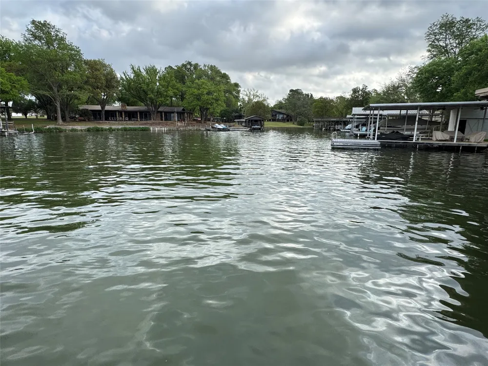 104 Bluebird Lane Highland Haven, TX 78654