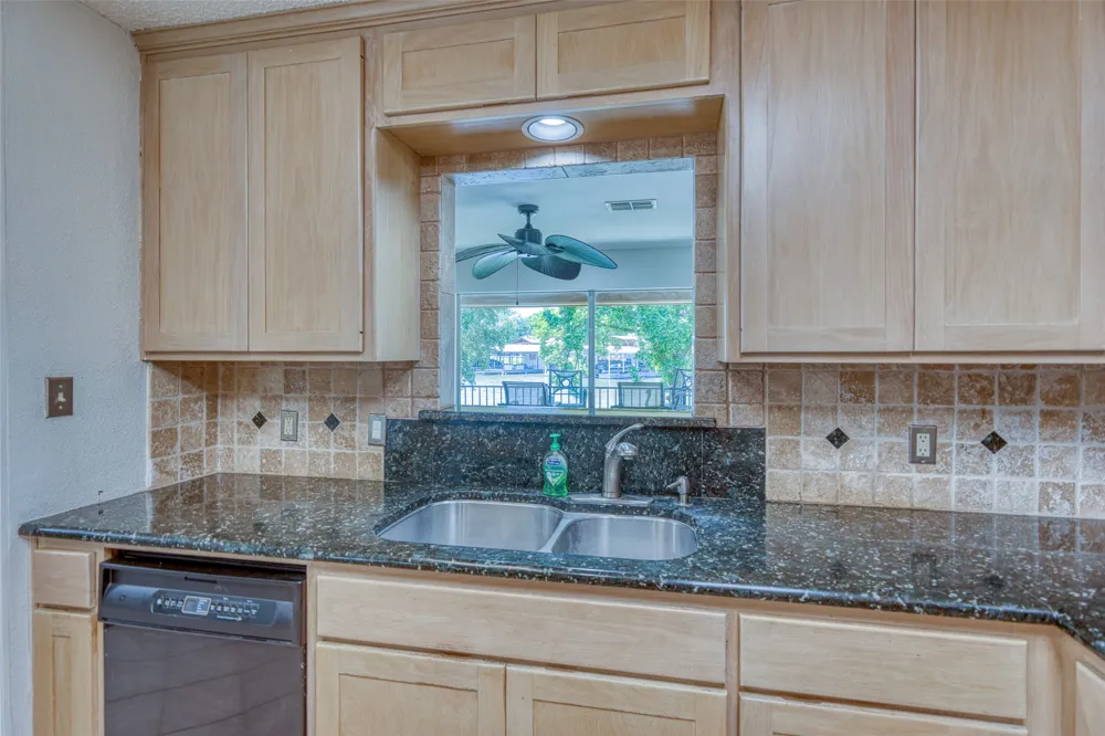 104 Bluebird Lane Highland Haven, TX 78654