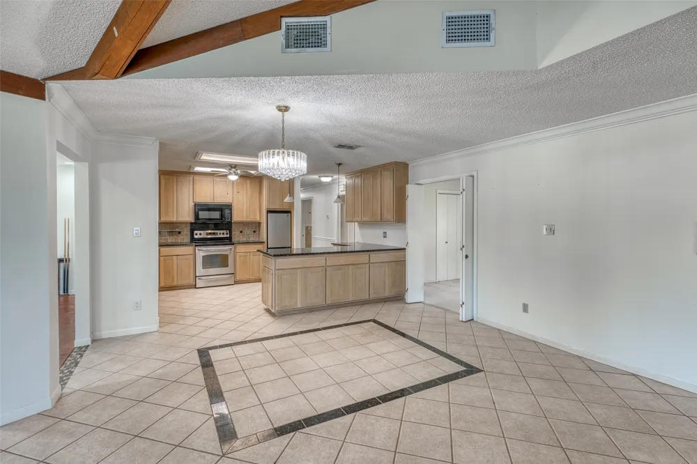 104 Bluebird Lane Highland Haven, TX 78654