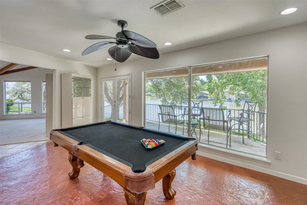 104 Bluebird Lane Highland Haven, TX 78654