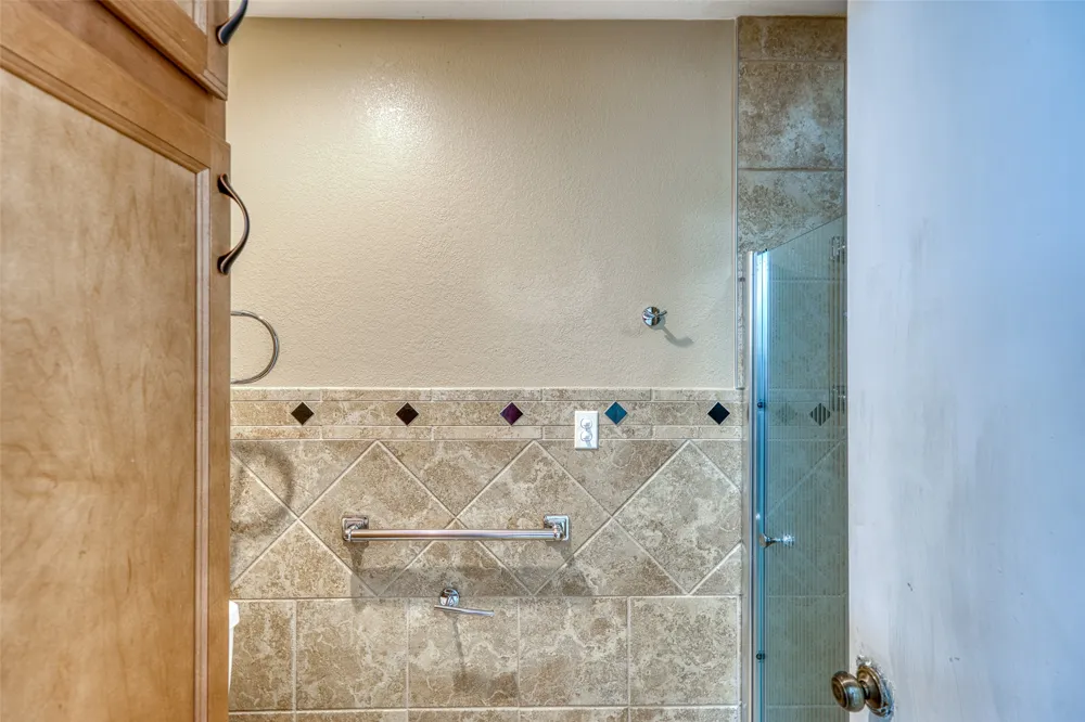 104 Bluebird Lane Highland Haven, TX 78654