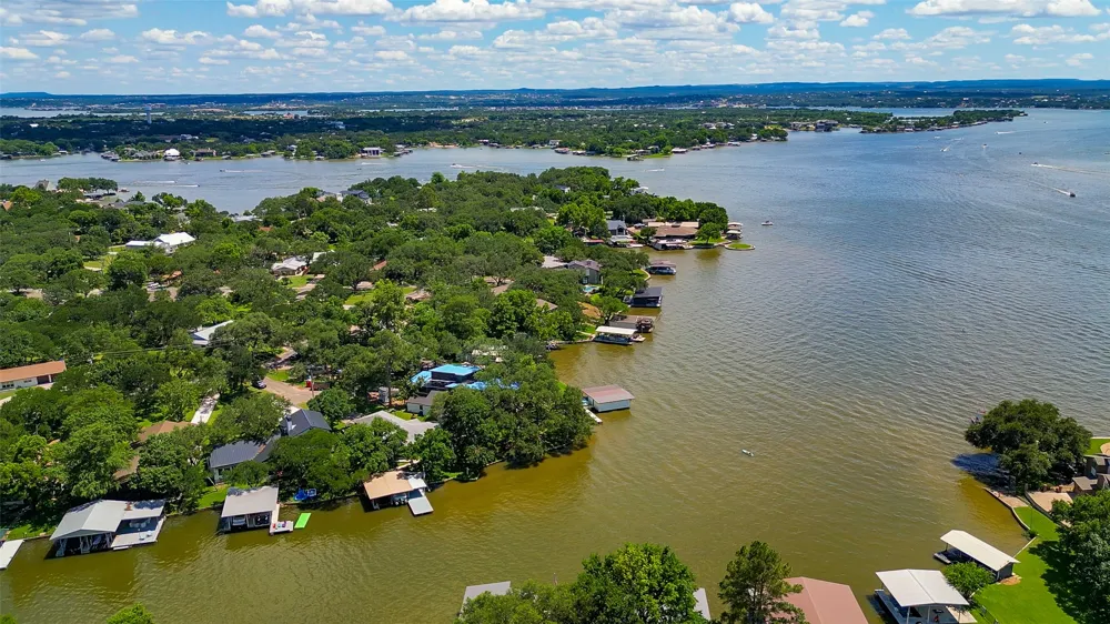 104 Bluebird Lane Highland Haven, TX 78654