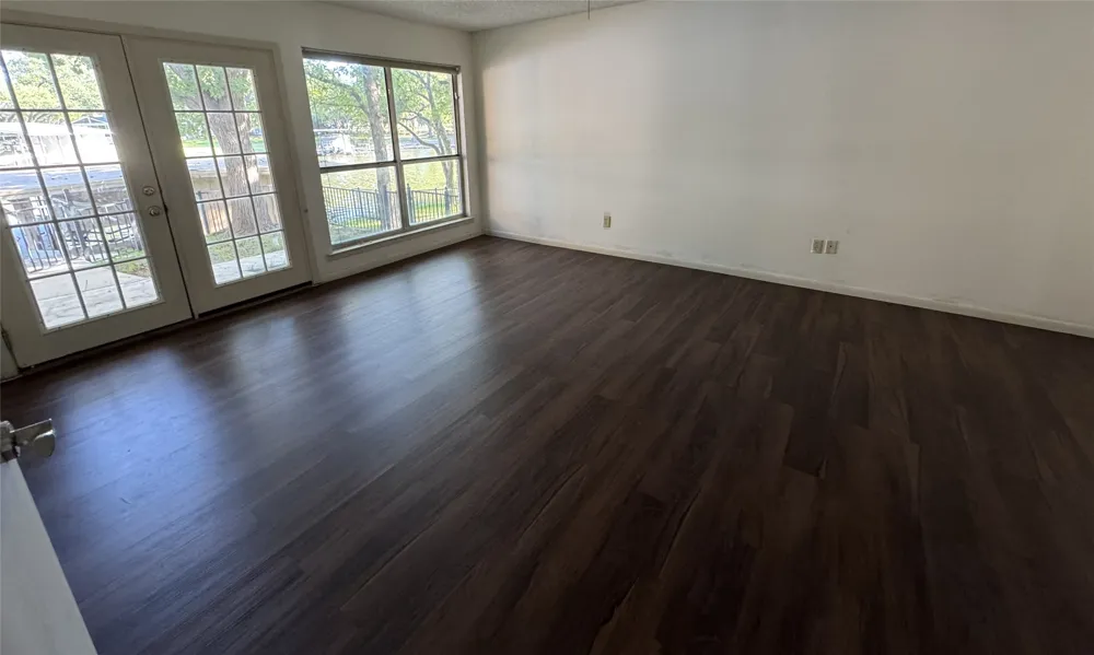 104 Bluebird Lane Highland Haven, TX 78654