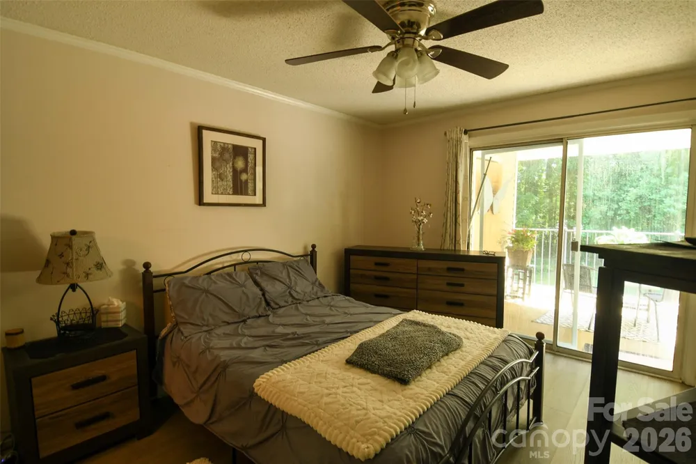 1046 Surry Lane Gastonia, NC 28054