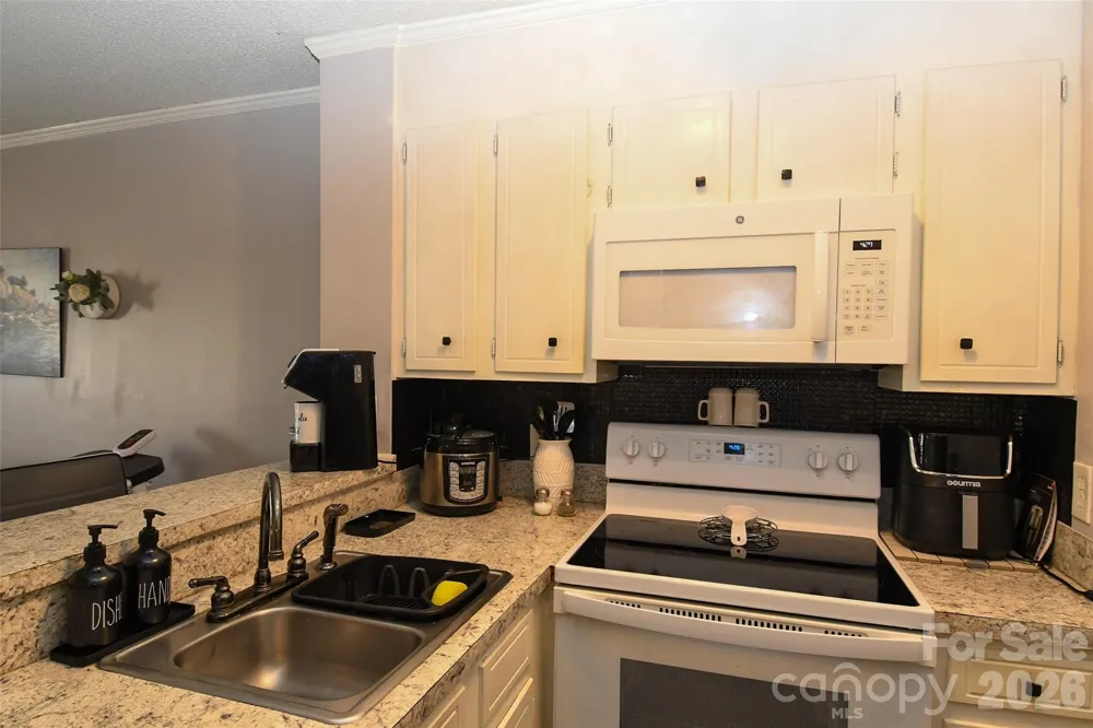 1046 Surry Lane Gastonia, NC 28054